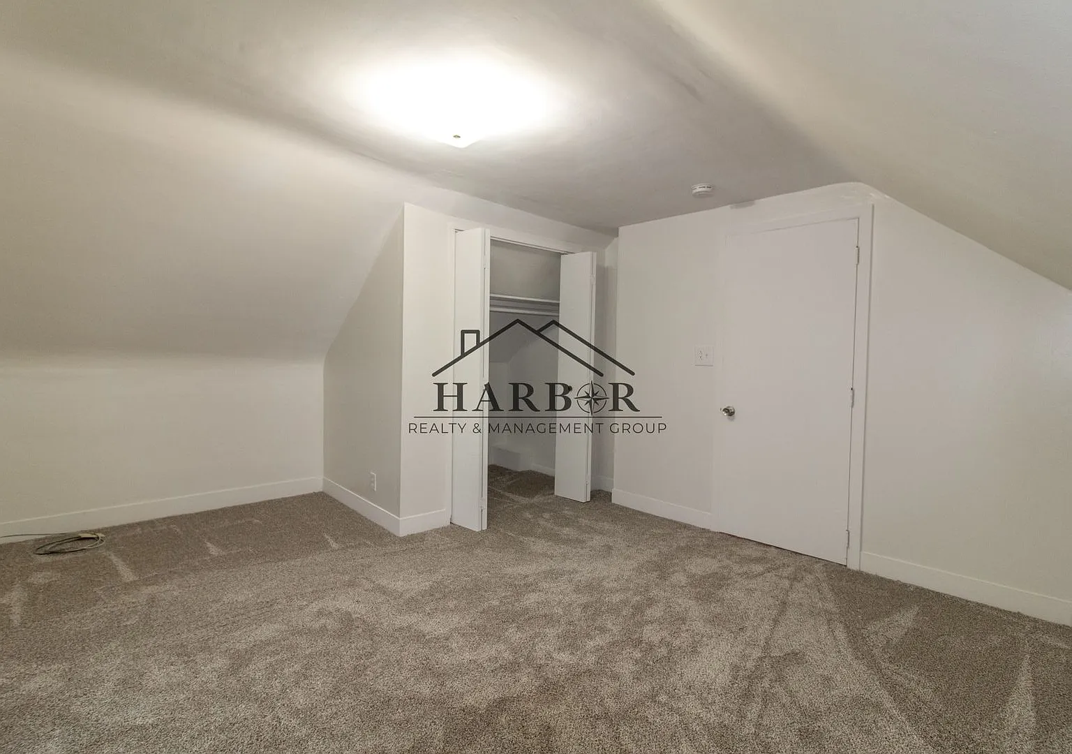 224 9th Ave NW — Photo 3