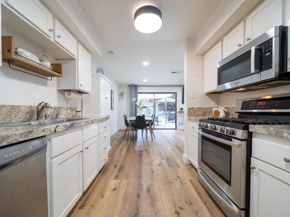 2327 17th Ave, Santa Cruz, CA 95062