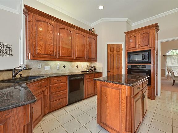 5th image of 8808 Thorndale Ct