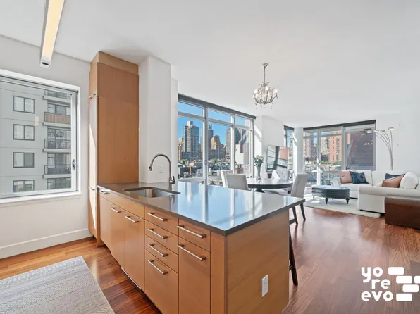 333 East 91st Street image 5 of 19