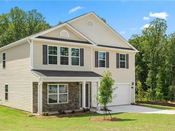 149 Preston Oaks Dr, King, NC 27021