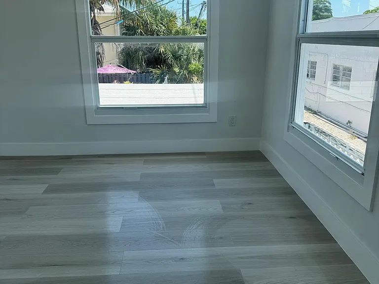 434 NE 7th Ave #7 — Photo 8