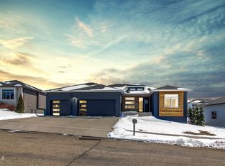 3713 High Creek Rd NW, Bismarck, ND 58503