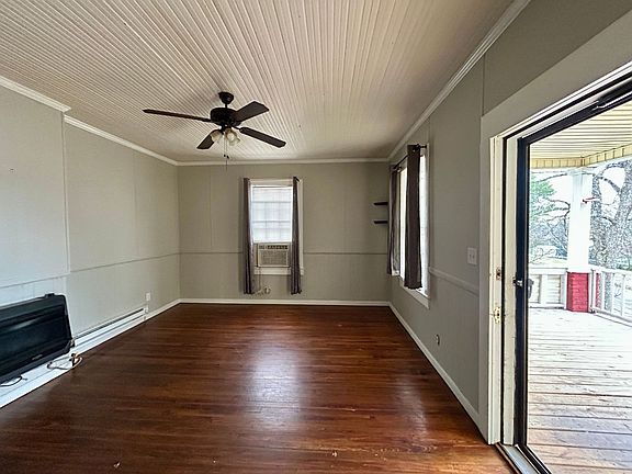 3rd image of 24 W Tuscaloosa Ave