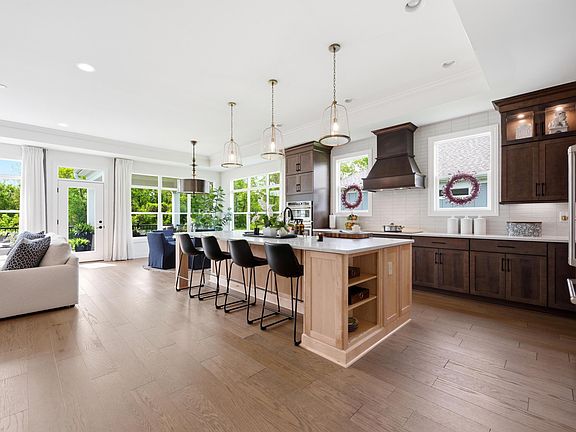 5th image of 131 Glenshire Cir