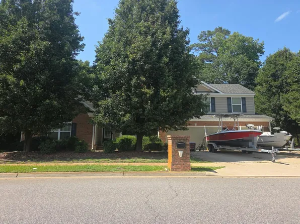 3924 Grand Isle Dr, Chesapeake, VA 23323