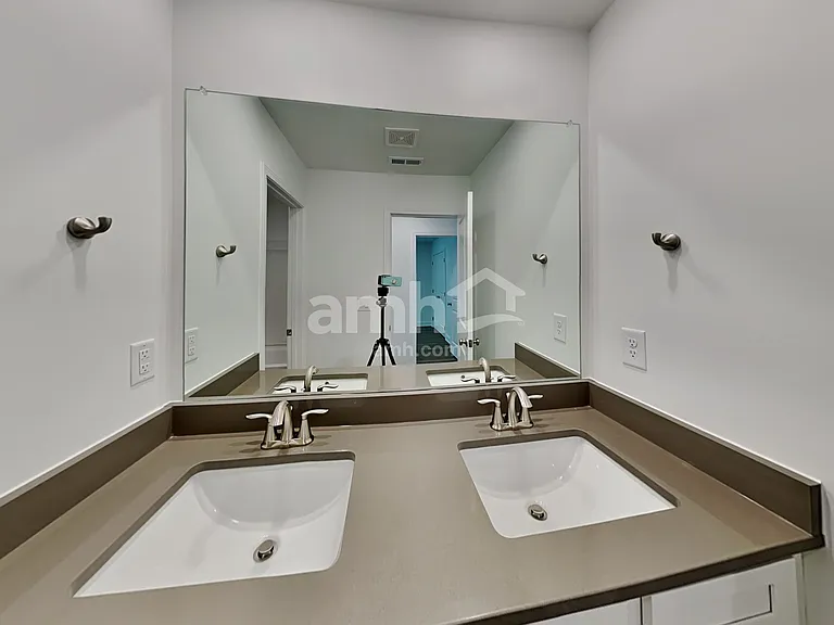 665 Summit View Ln — Photo 20