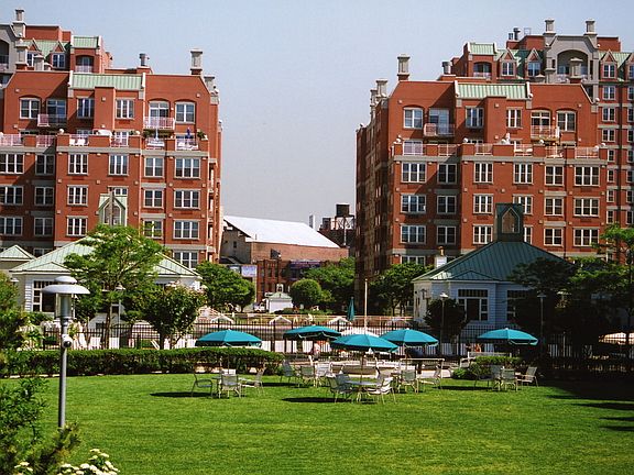 5th image of 50 Oceana Dr W APT 5F