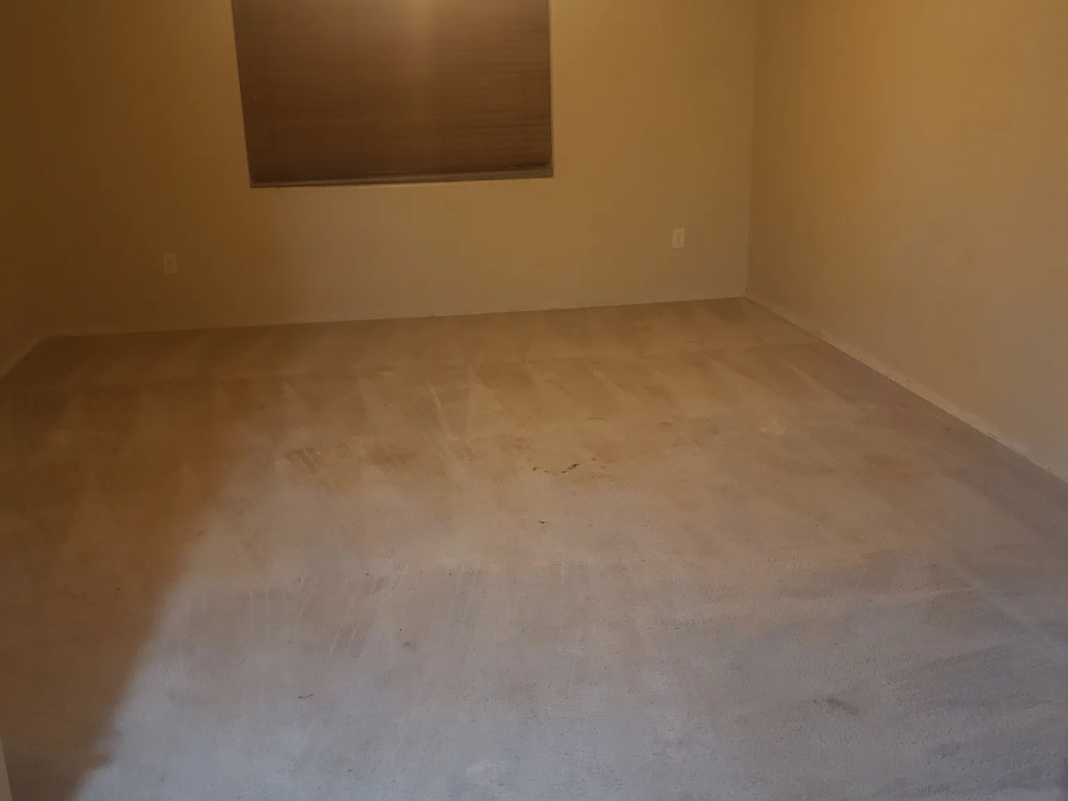 3 bed, 2009 sqft, $1,900 — Photo 2
