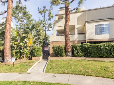 5500 Owensmouth Ave APT 216, Woodland Hills, CA, 91367