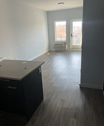 4th image of 2733 E 12th St APT 5D