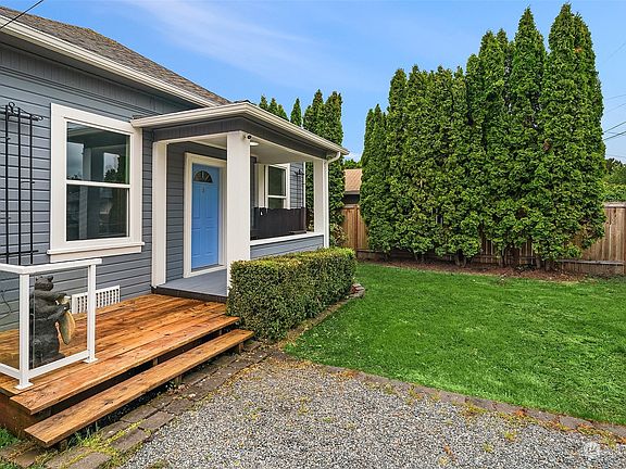 5th image of 242 15th Street SE