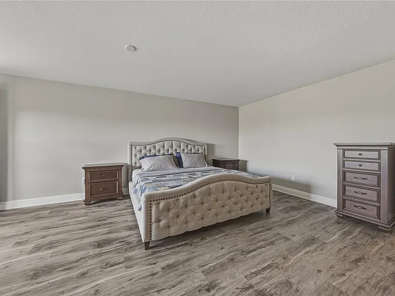 14633 Red Castle Ave — Photo 41