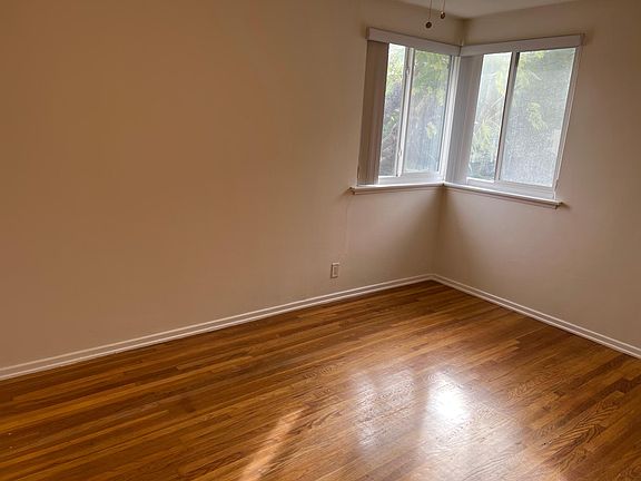4th image of 847 S Wooster St #6
