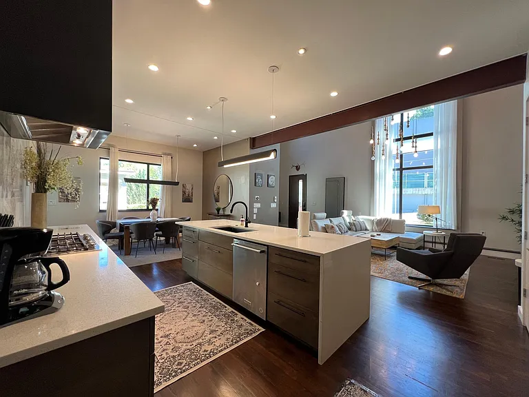 504 Morgan St NE — Photo 17
