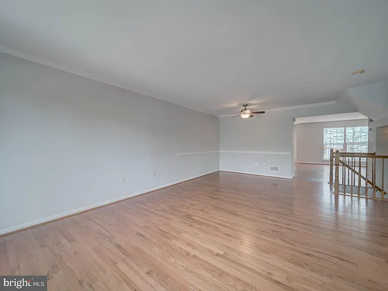 8241 Humphrey Ln — Photo 15