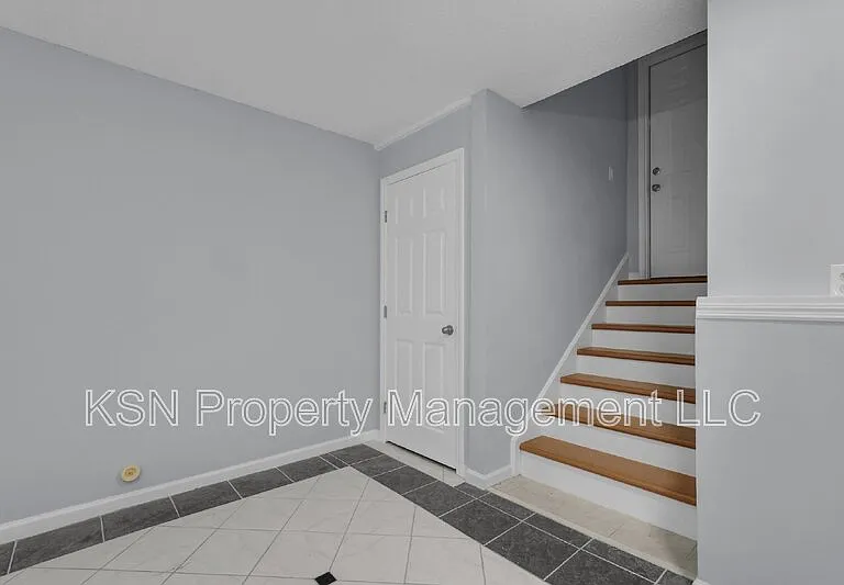 8 E 33rd St #B — Photo 7