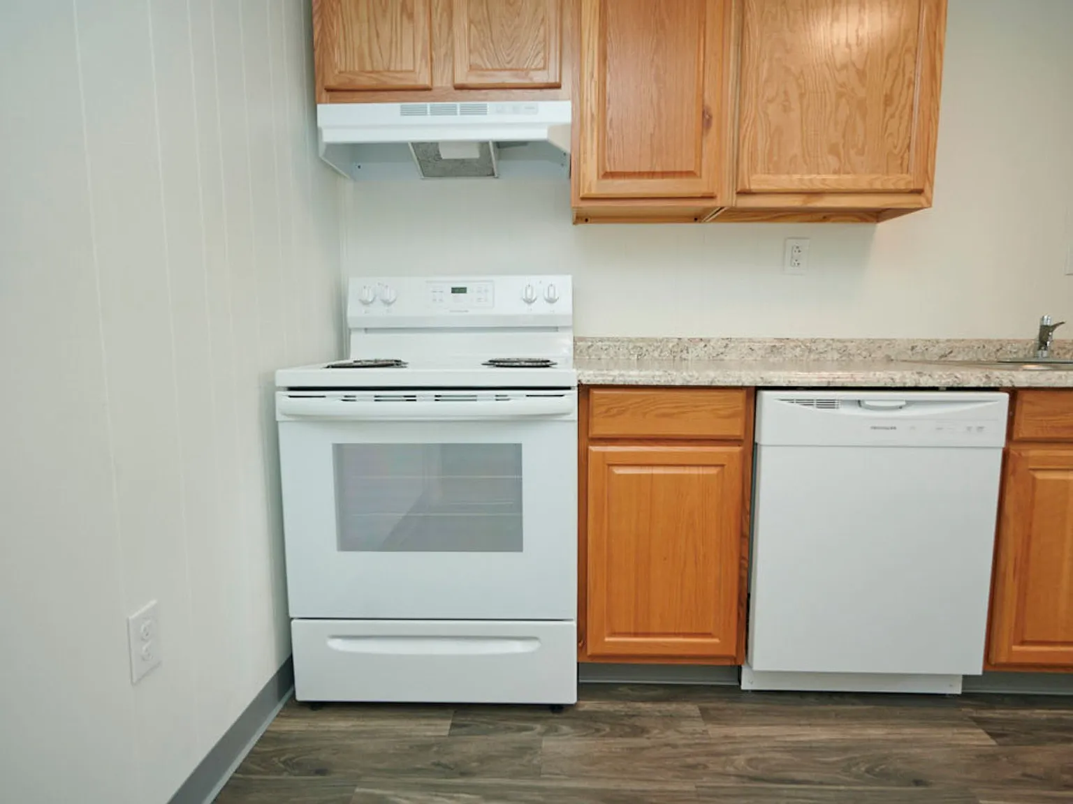Come Check Out These Newly Renovated 1 Bedroom Apartments Only $795 A Month! — Photo 4