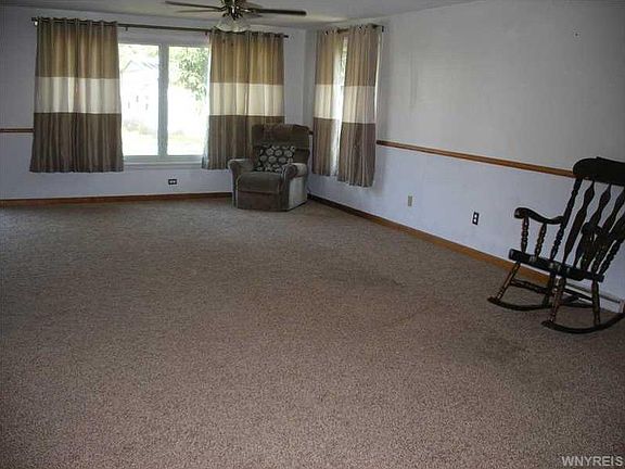 5th image of 18 Lenora Dr