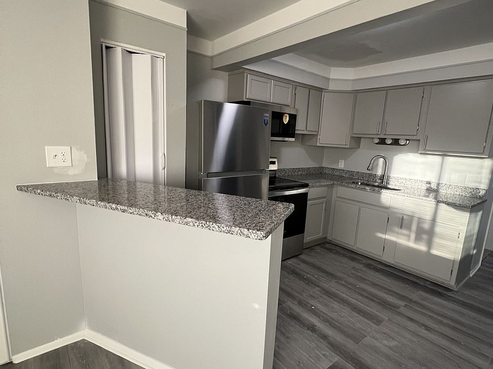 1st image of 4297 Quarry St #3