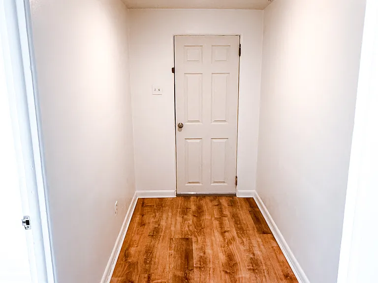 224 E Pitt St #20 — Photo 13