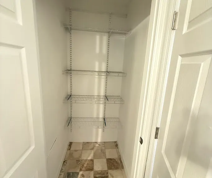 809 W Hiawatha St — Photo 15