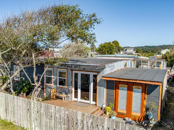 1621 Buhne Dr, Eureka, CA 95503