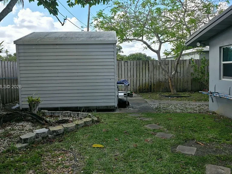 3610 SW 39th Ave #3610 — Photo 5