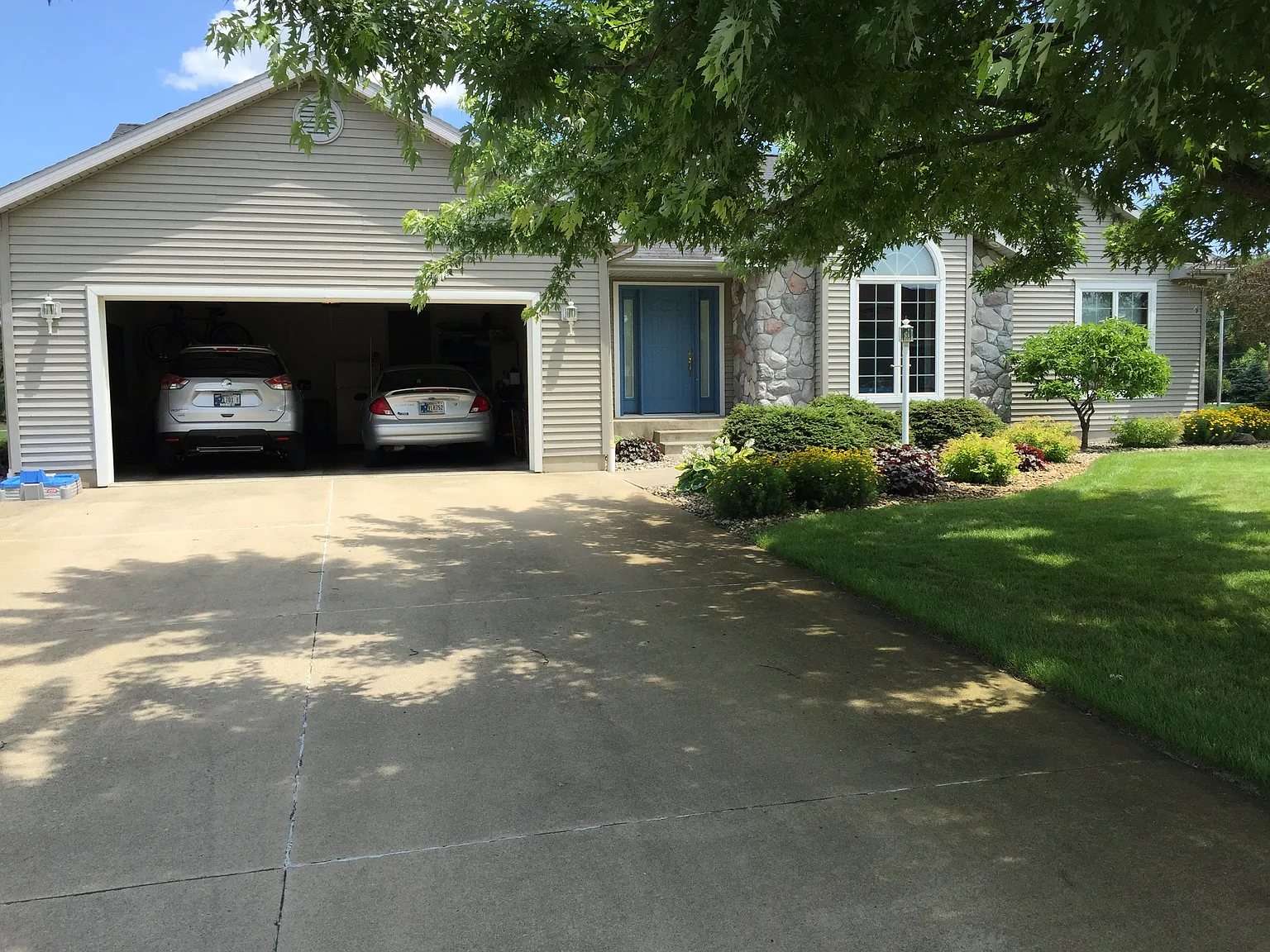 2198 S Clover Ln photo 1