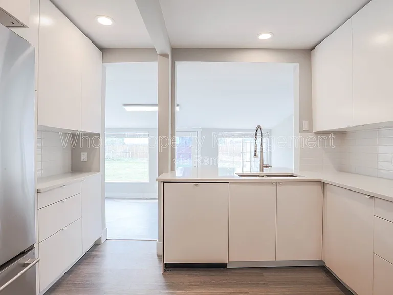 1939 Verbena St — Photo 12