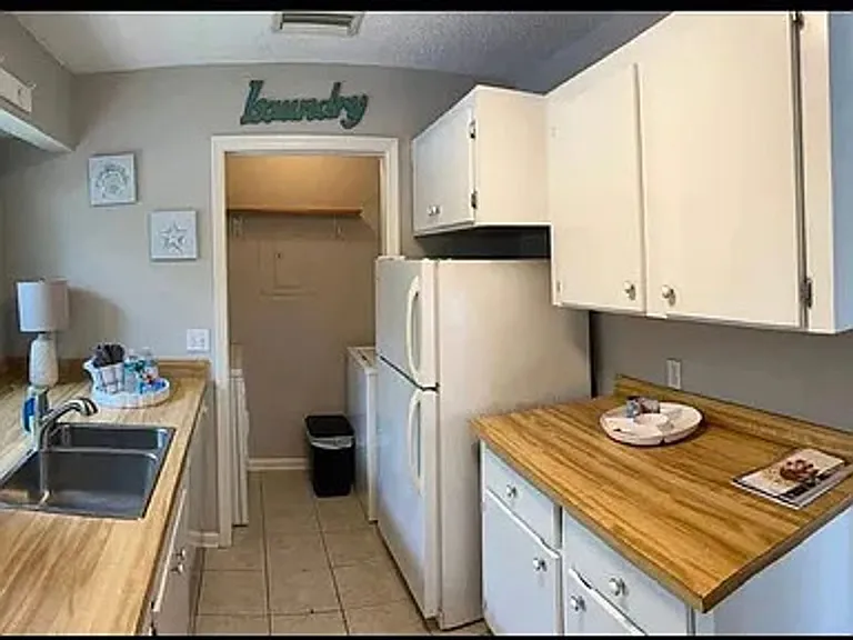 206 W Island Square Dr — Photo 8