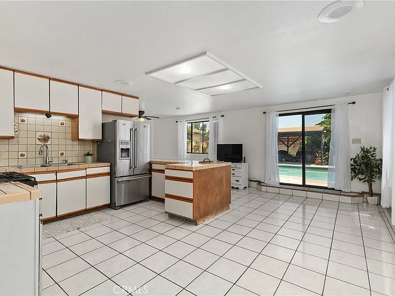 12738 Longworth Ave — Photo 7