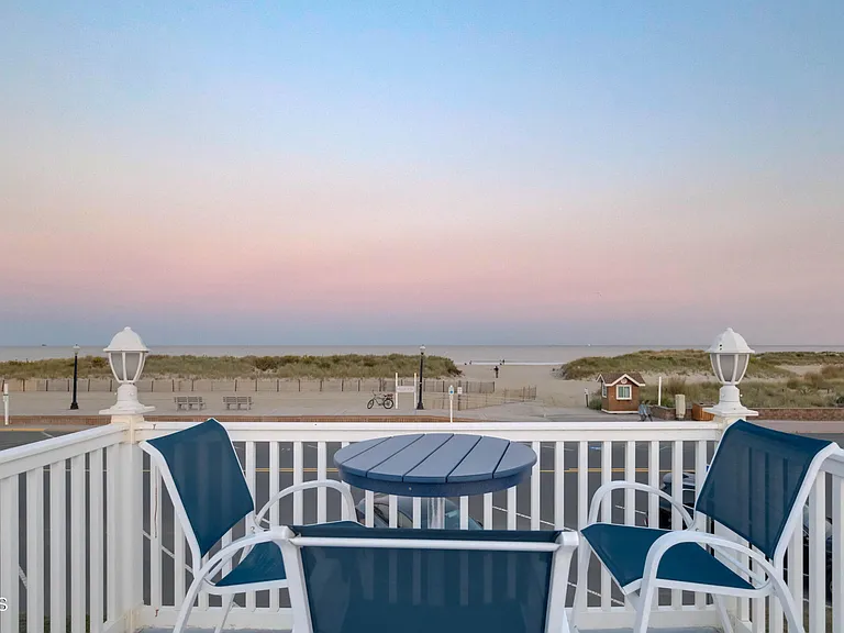 100 Ocean Ave #20A — Photo 1