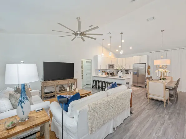 150 E Hibiscus Ave, Defuniak Springs, FL 32433