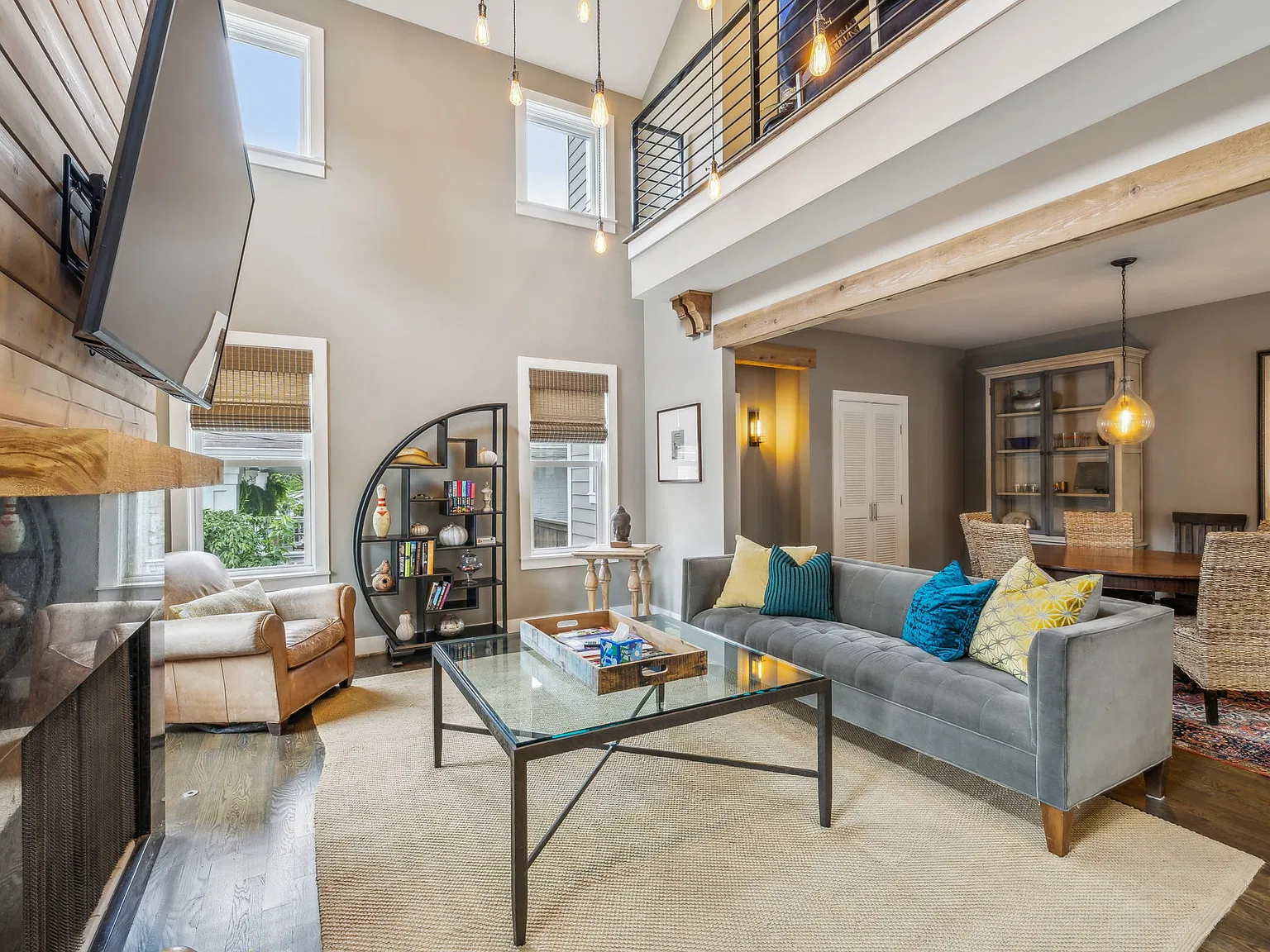 4 bed, 3.5 bath, 3000 sqft, $6,500 — Photo 1