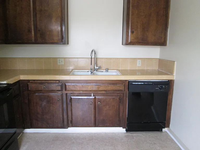 2516 Ashe Rd #B — Photo 5