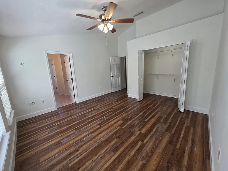 6738 Breezy Palm Dr — Photo 4