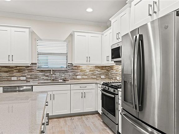 5th image of 7681 Cypress Walk Dr