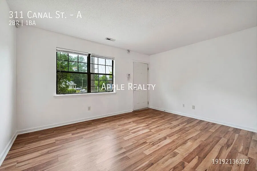 Newly Updated 2 bed 1 bath duplex - Available in October — Photo 3
