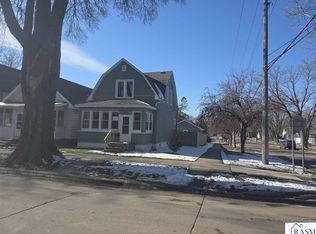 1128 N 5th St, Mankato, MN 56001