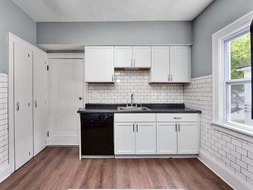 1st image of 2071 Morrison Ave