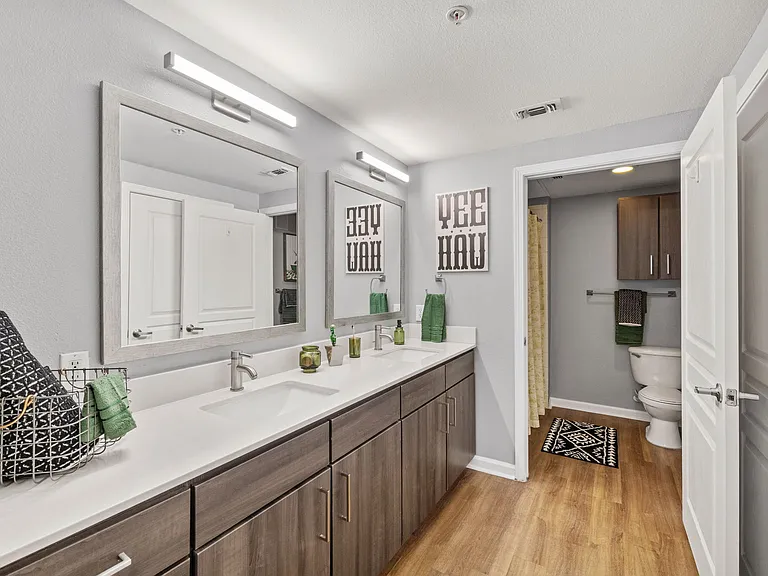 2707 Rio Grande St — Photo 32