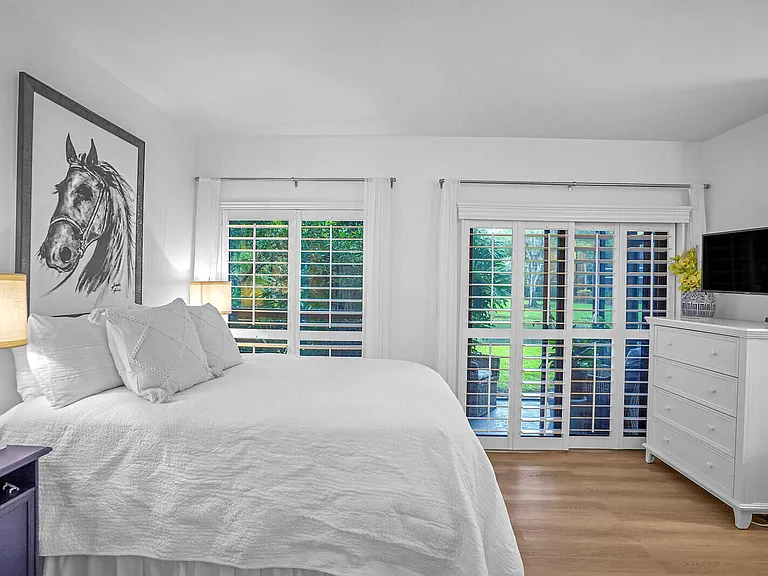 11863 Wimbledon Cir #423 — Photo 3