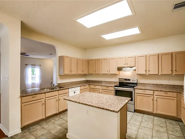 1706 Chino Cv — Photo 10