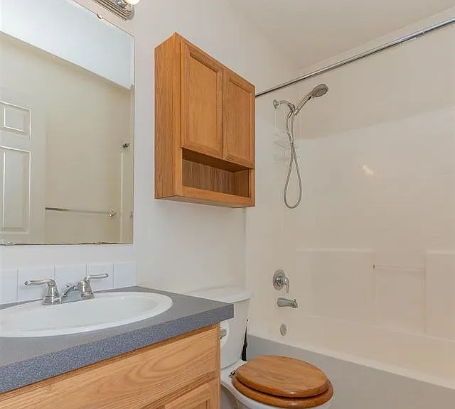 7034 E Canterbury Ln — Photo 13