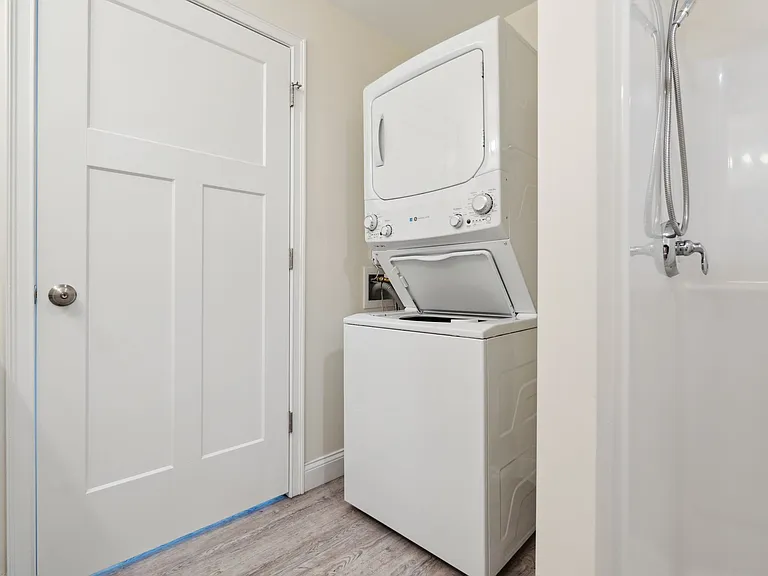 128 Ashworth Ave #308 — Photo 17