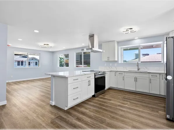 3232 Castle St, Honolulu, HI 96815
