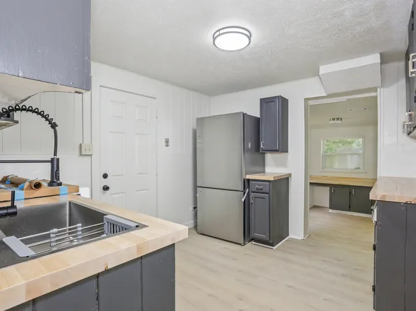 204 Tennessee Dr, Pensacola, FL 32505