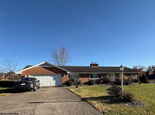 112 Village Dr, Bridgeport, WV 26330