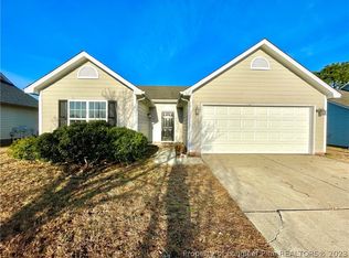 3352 Winesap Rd, Hope Mills, NC 28348